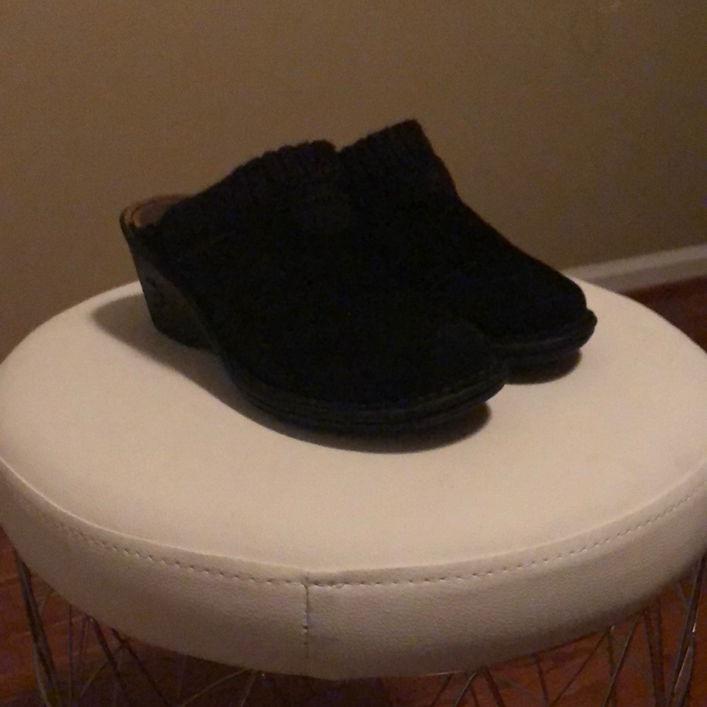 Uggs Women’s Slip On Shoe